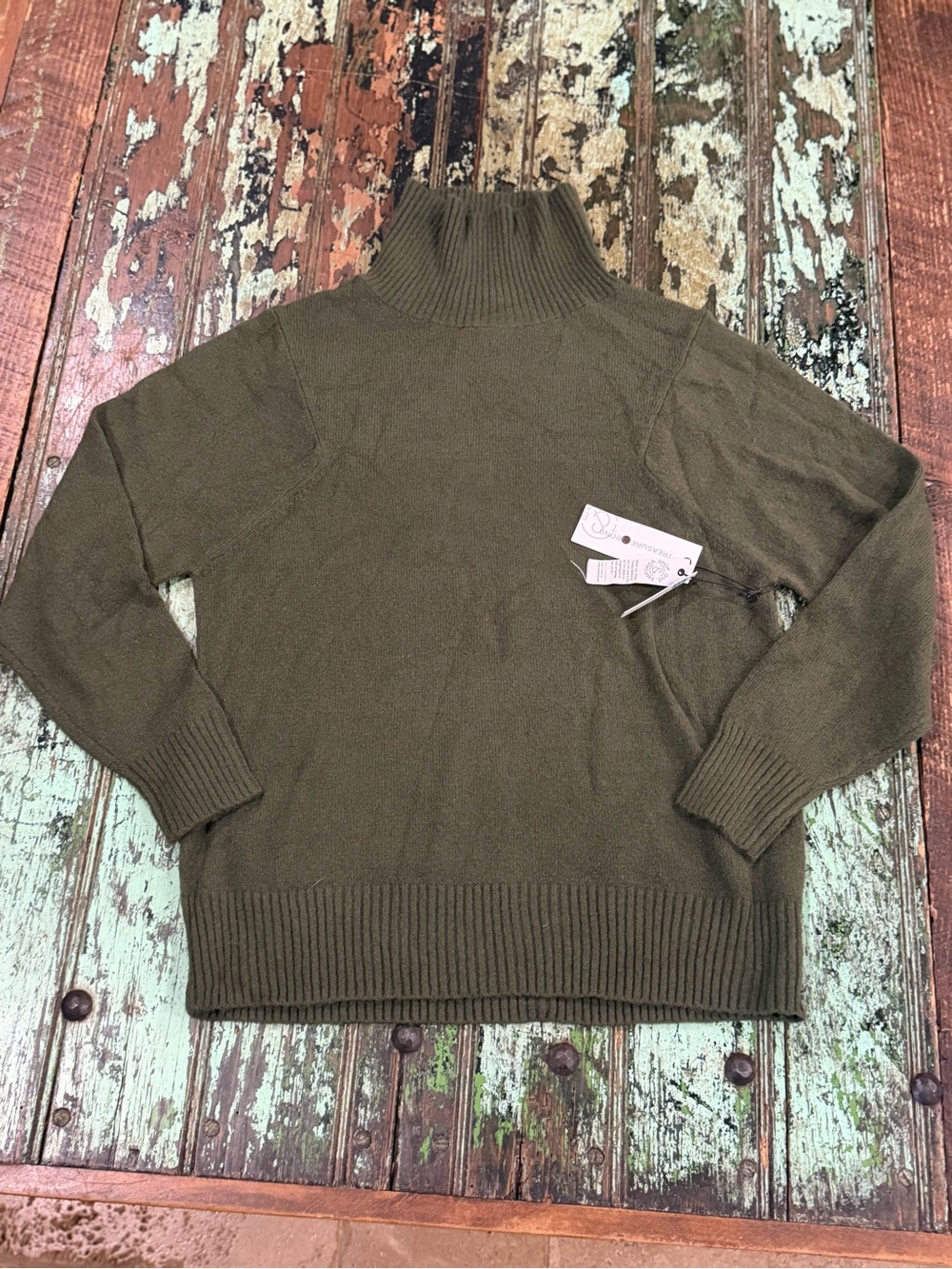 NWT Treasure & Bond Nordstrom turtleneck sweater in Olive Sarma, women’s small